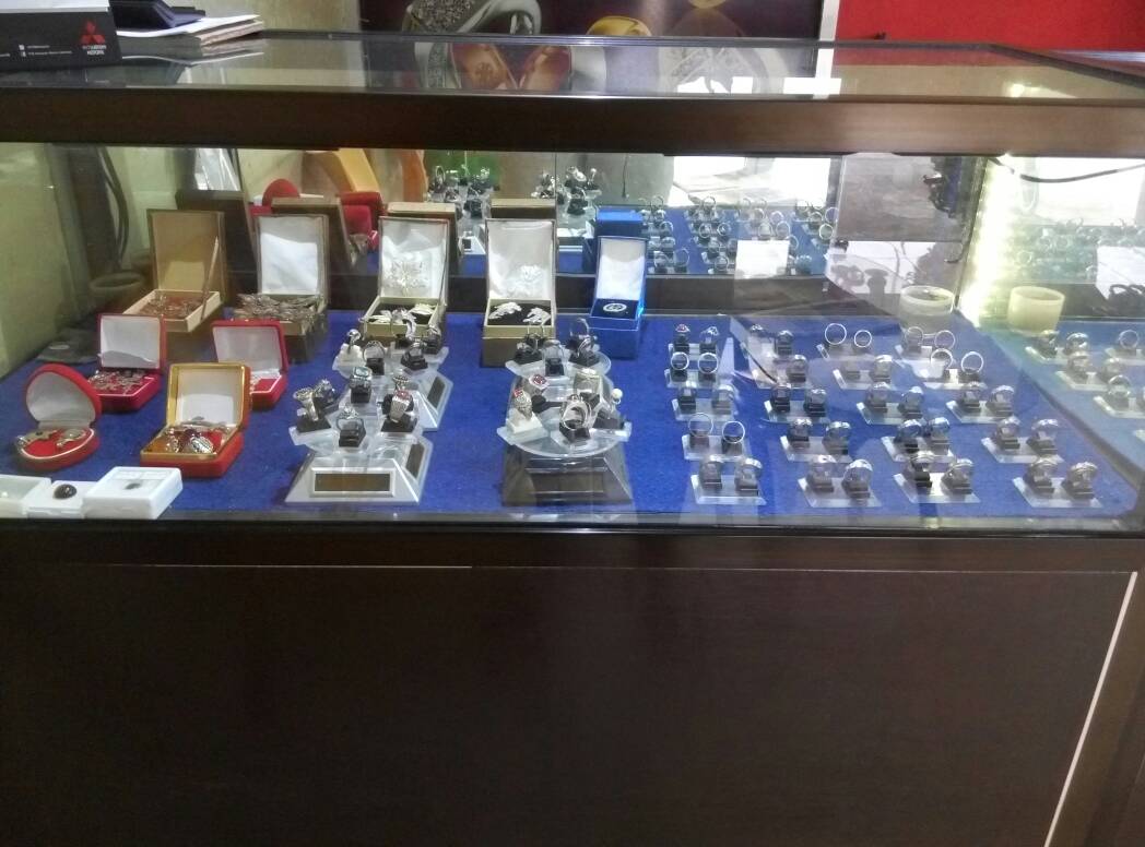 toko perhiasan cincin kawin cincin tunangan emas perak palladium platina 2